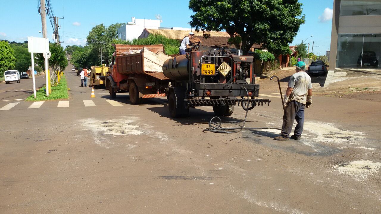 Operação tapa buraco é realizada em Três de Maio